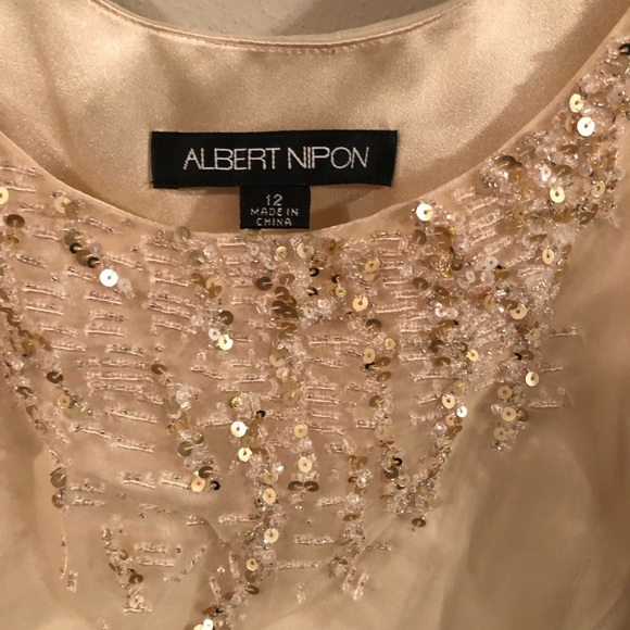 Albert Nipon top, beaded embellishment - Picture 2 of 4
